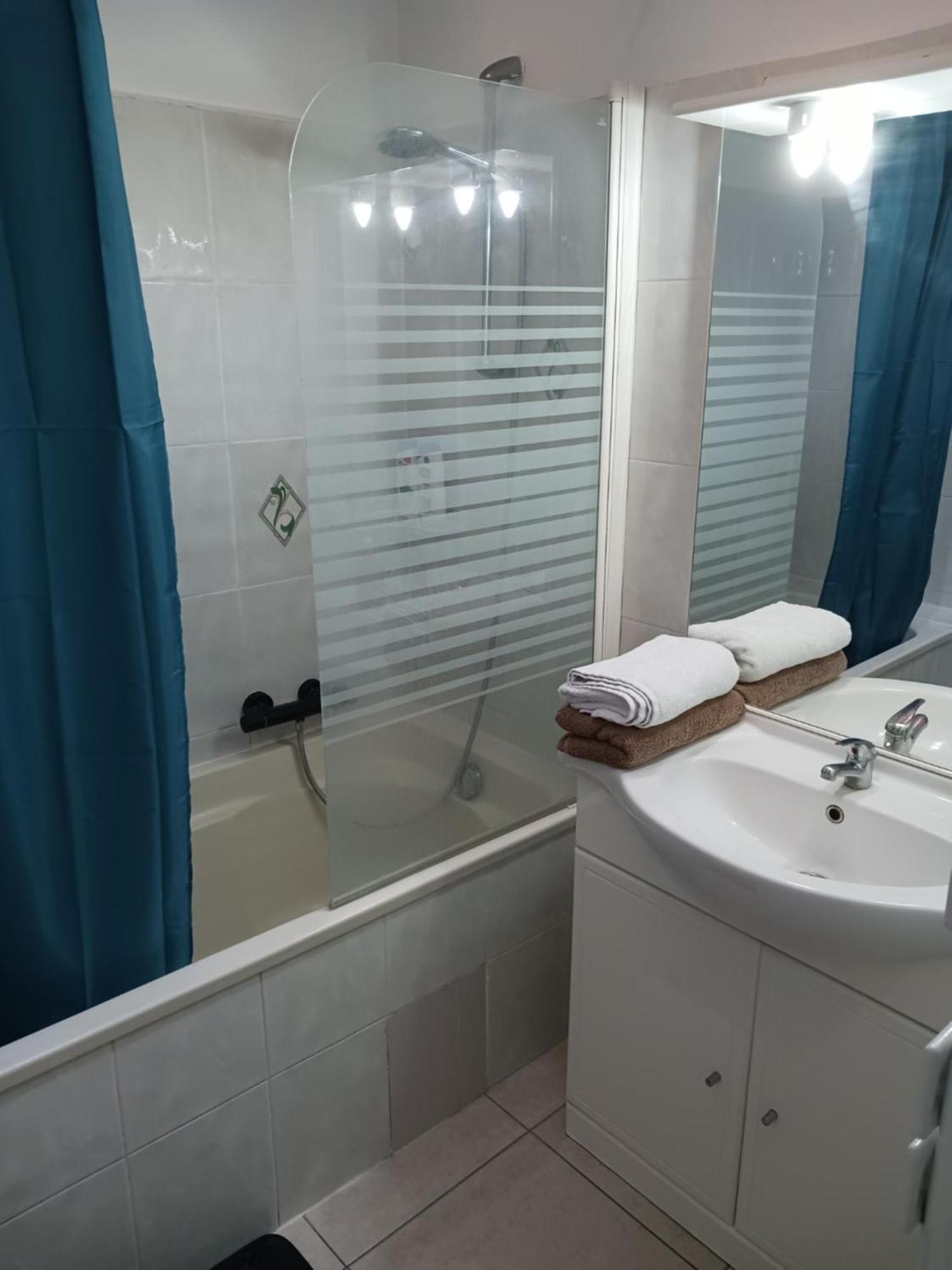 Апартаменты Chambre Privee Climatisee Chez Particulier, Wifi Перпиньан Экстерьер фото